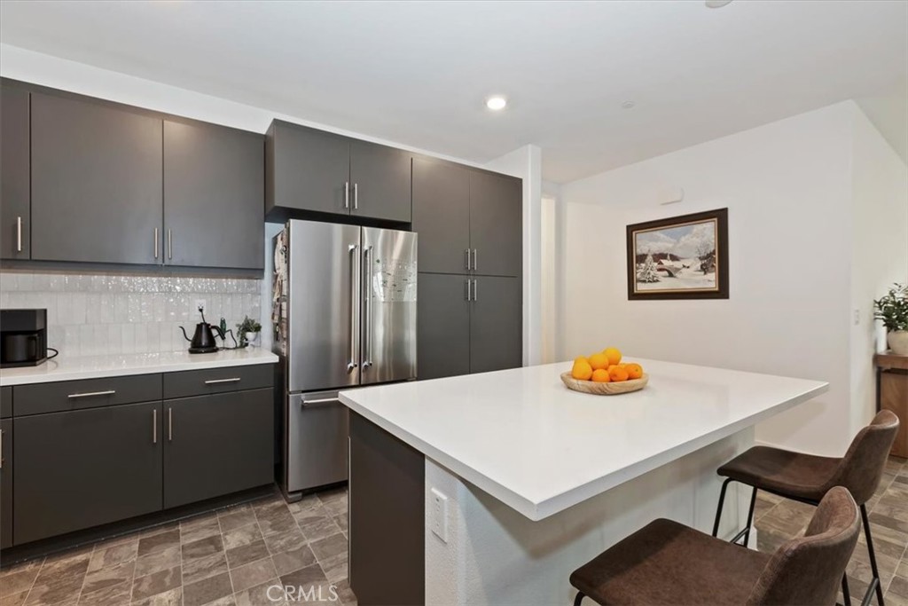 360 Elizabeth Court Rialto, CA 92377 - Photo 6 of 41