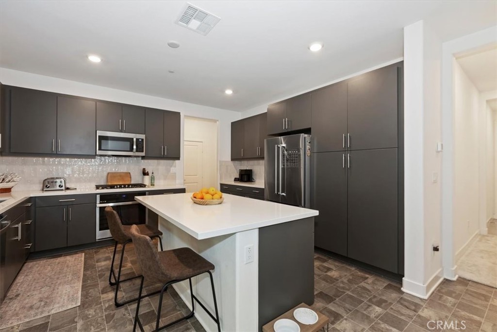 360 Elizabeth Court Rialto, CA 92377 - Photo 8 of 41