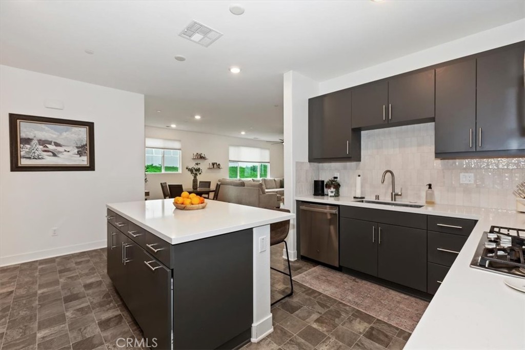 360 Elizabeth Court Rialto, CA 92377 - Photo 10 of 41