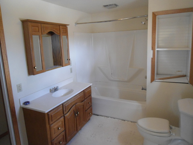 1403 Town Line Road Steward, IL 60553 - Photo 8 of 13