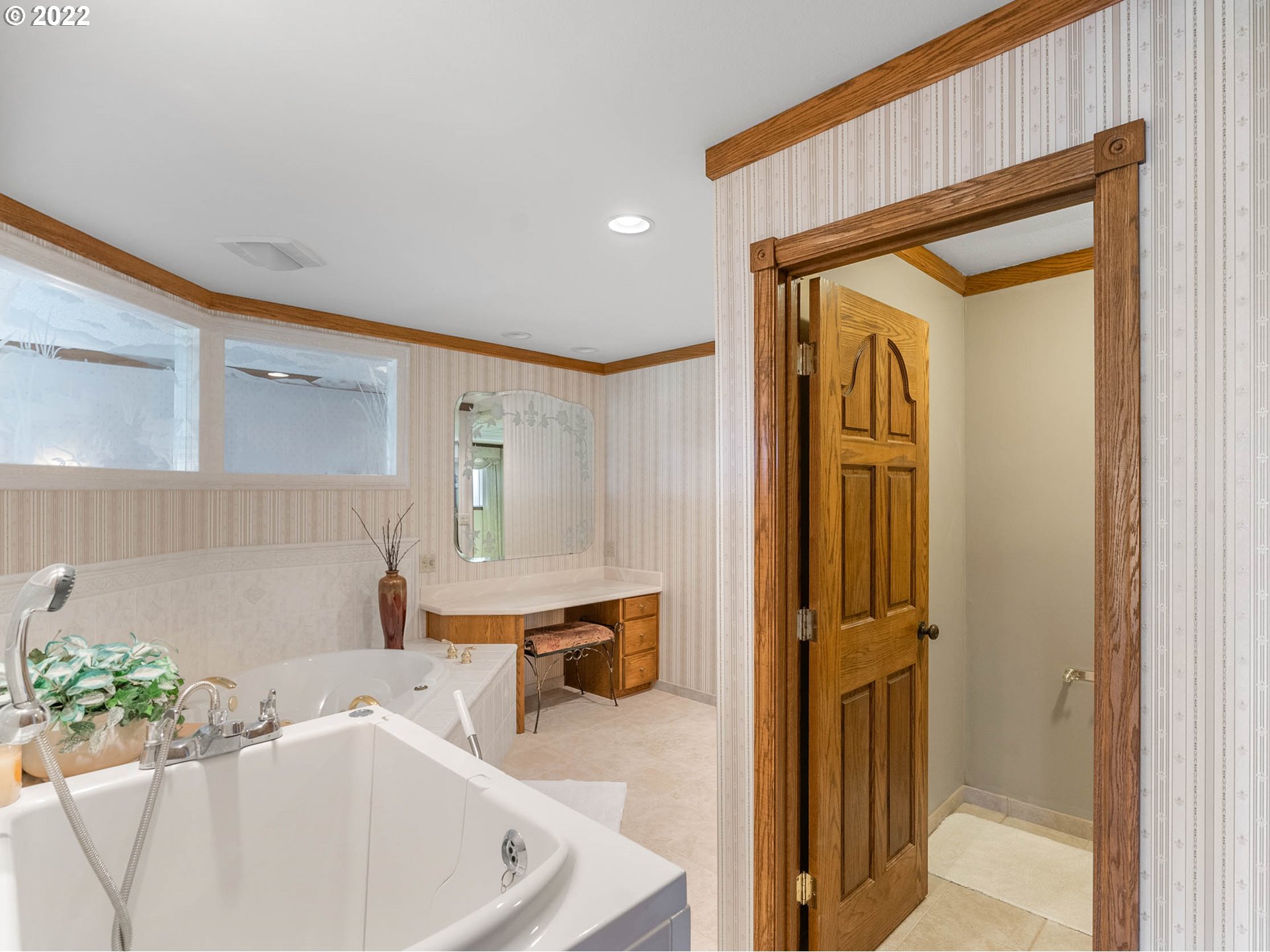 38000 Southwest Nursery Road Cornelius, OR 97113 - Photo 12 of 40 a bathroom with a bathtub and a sink