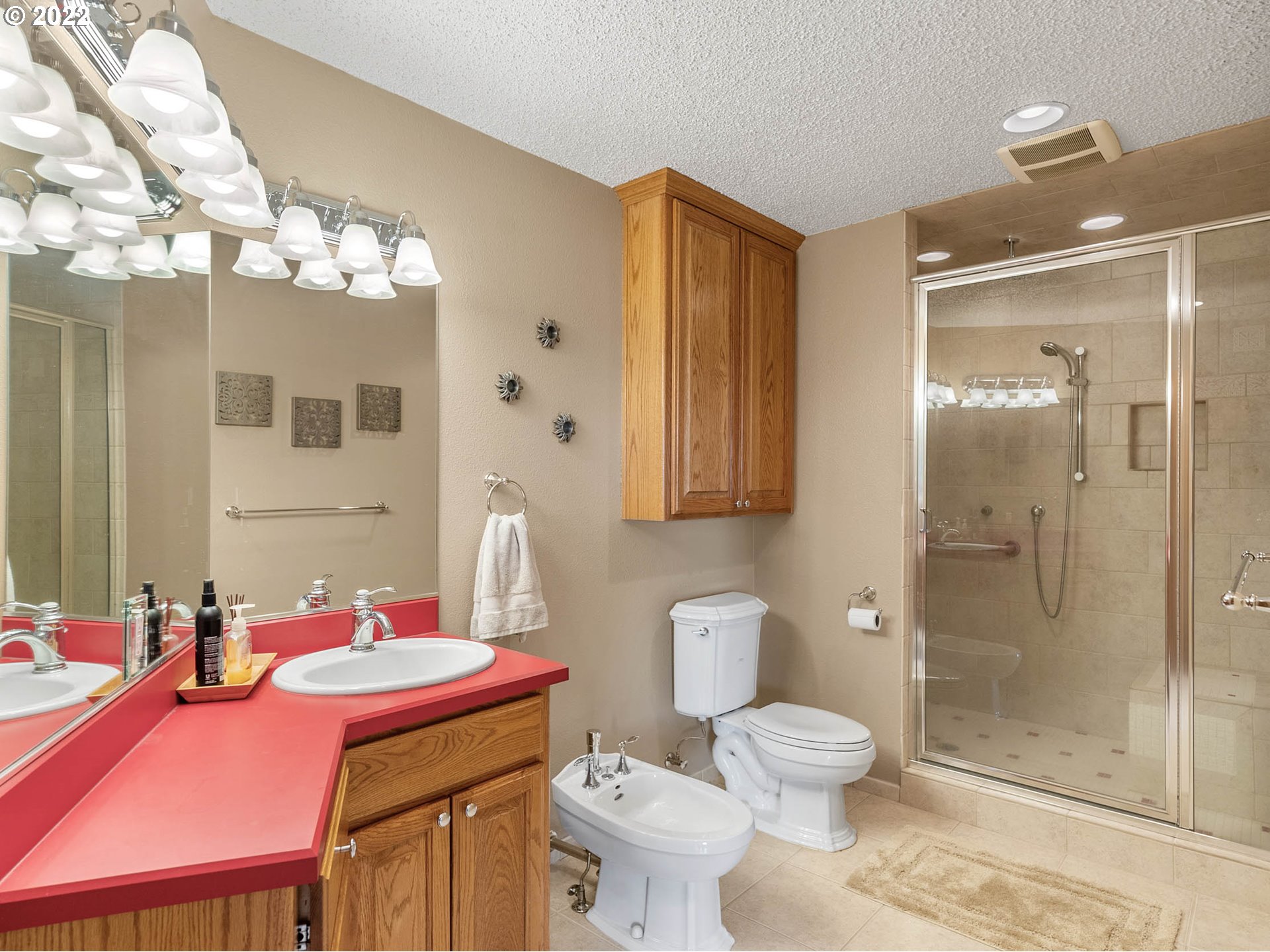 38000 Southwest Nursery Road Cornelius, OR 97113 - Photo 17 of 40 a bathroom with a sink toilet and shower