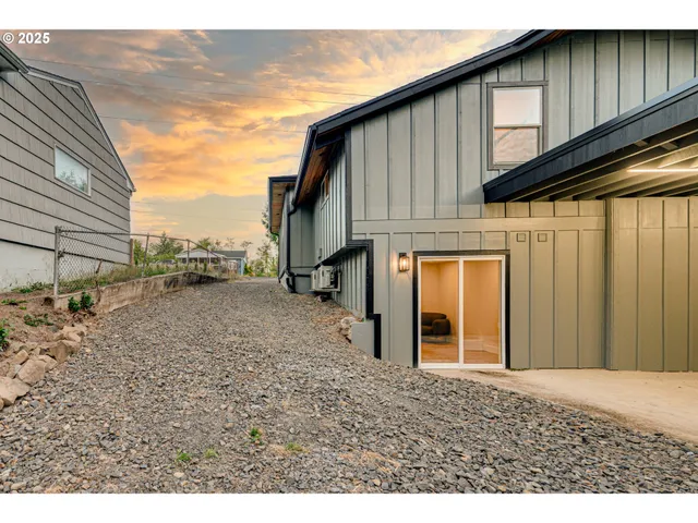 $379,900 | 171 Yelton Drive, Longview, WA 98632