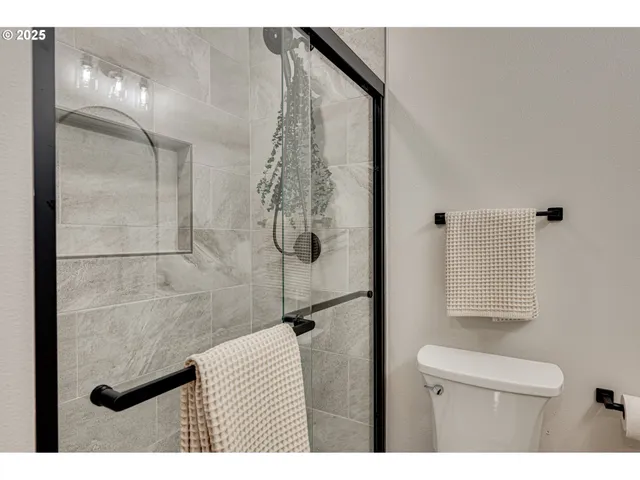 $379,900 | 171 Yelton Drive, Longview, WA 98632