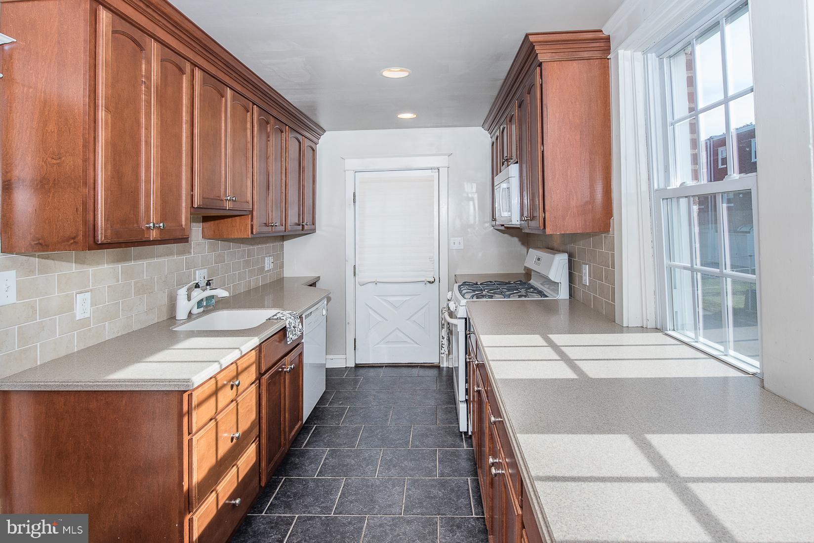 623 Kenilworth Road Ardmore, PA 19003 - Photo 11 of 22 Bright and Sunny Updated Kitchen