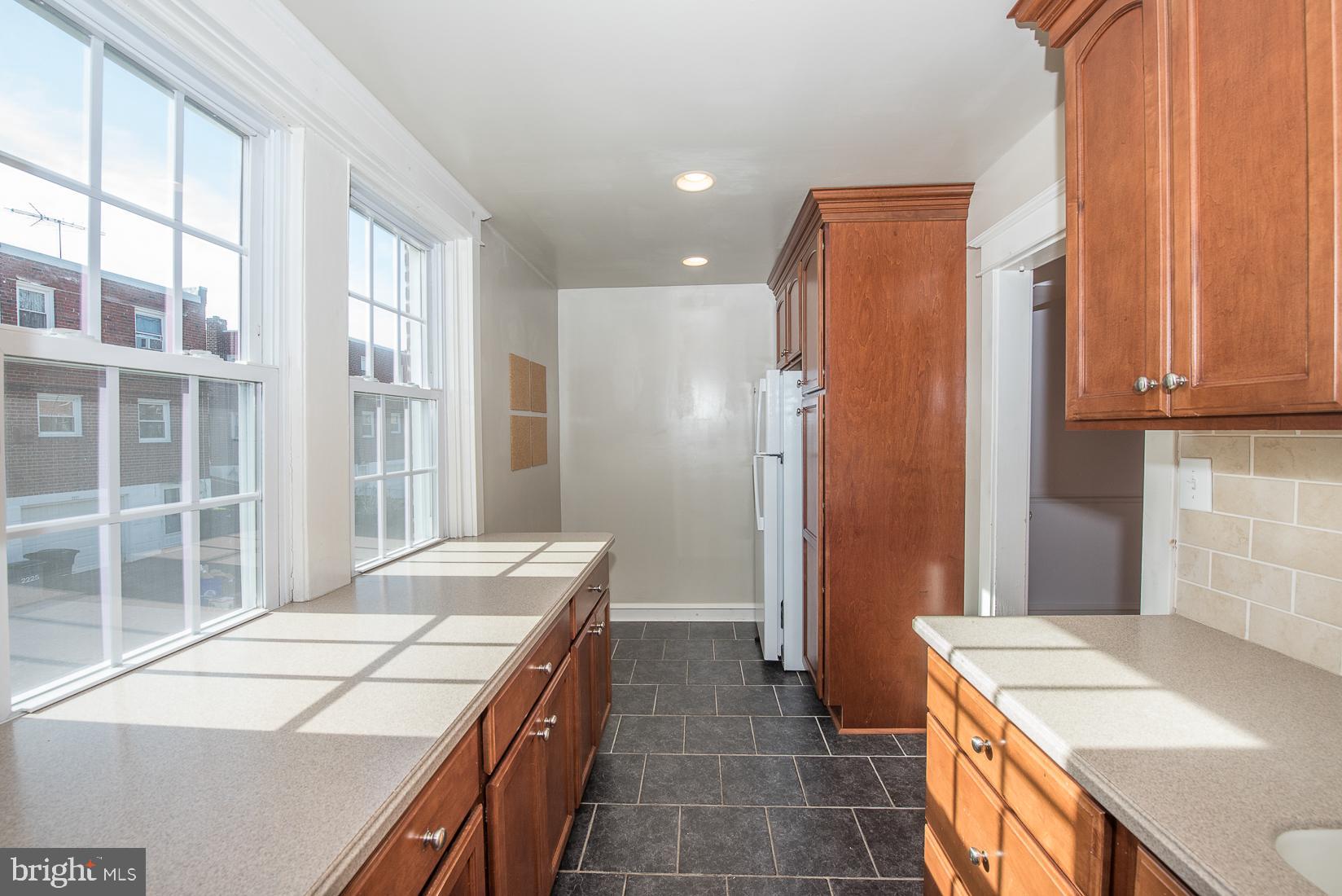 623 Kenilworth Road Ardmore, PA 19003 - Photo 13 of 22 Bright and Sunny Kitchen