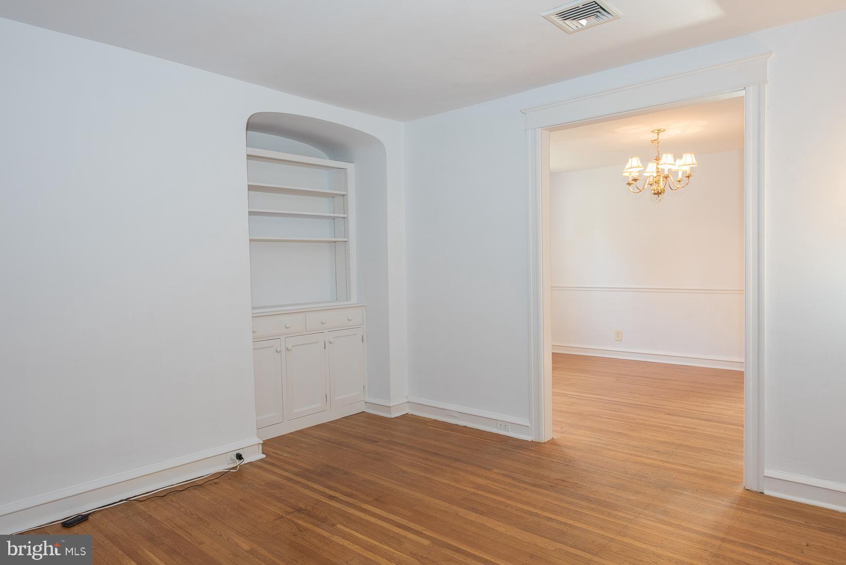 623 Kenilworth Road Ardmore, PA 19003 - Photo 7 of 22 Built-ins in Living Room