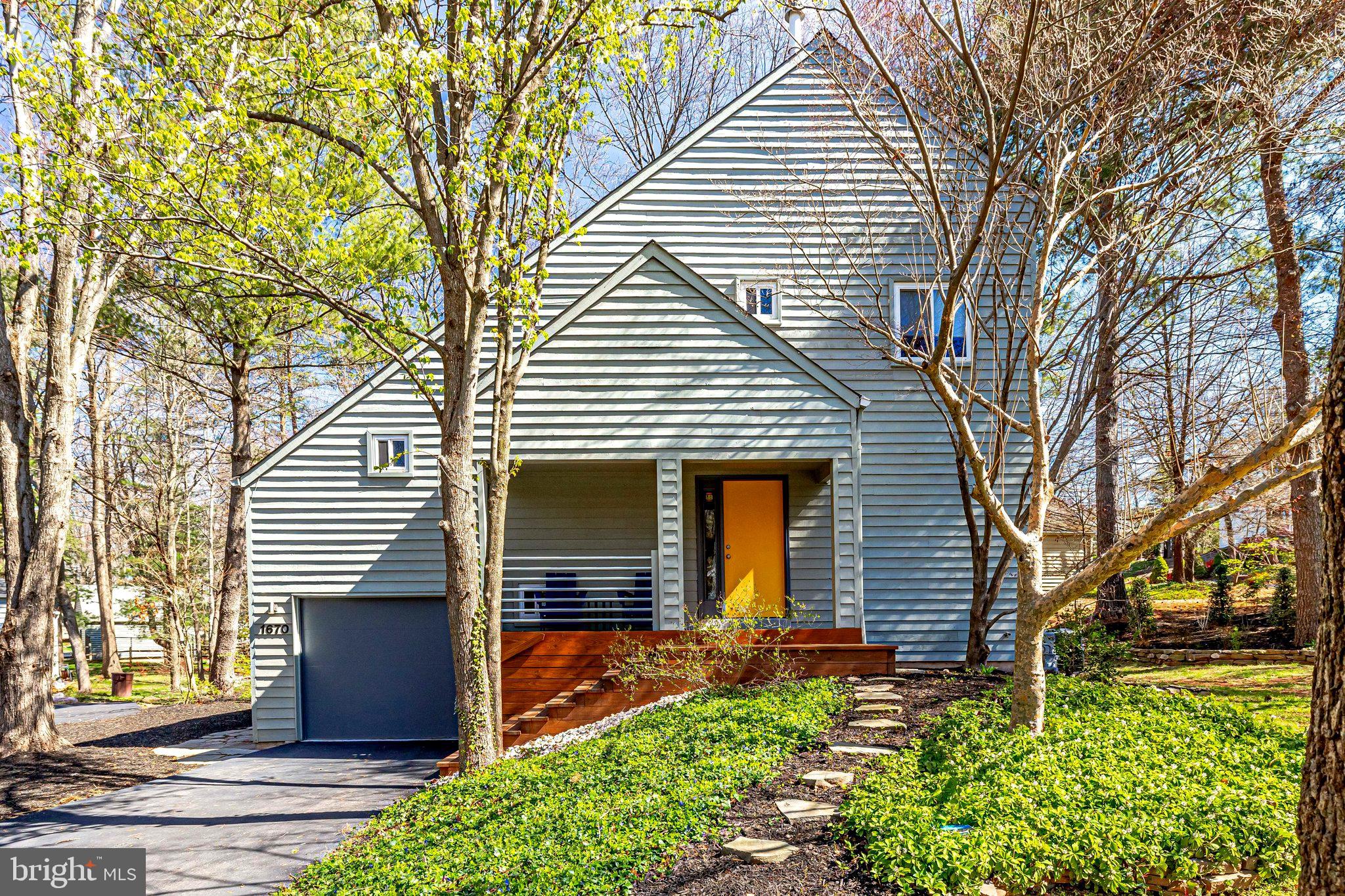 1670 Cedar Hollow Way Reston, VA 20194 - Photo 2 of 34 Gallery Image 2
