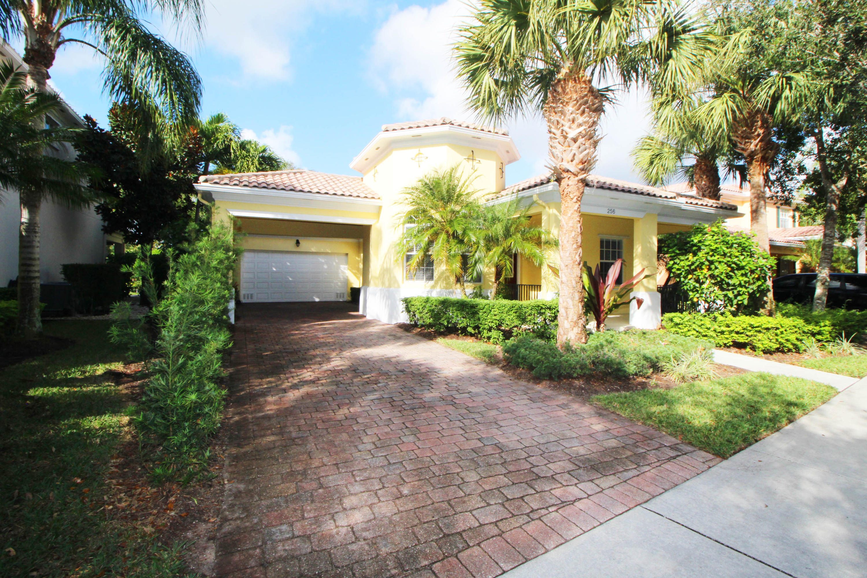 256 San Remo Drive Jupiter, FL 33458 - Photo 2 of 66 IMG_1329