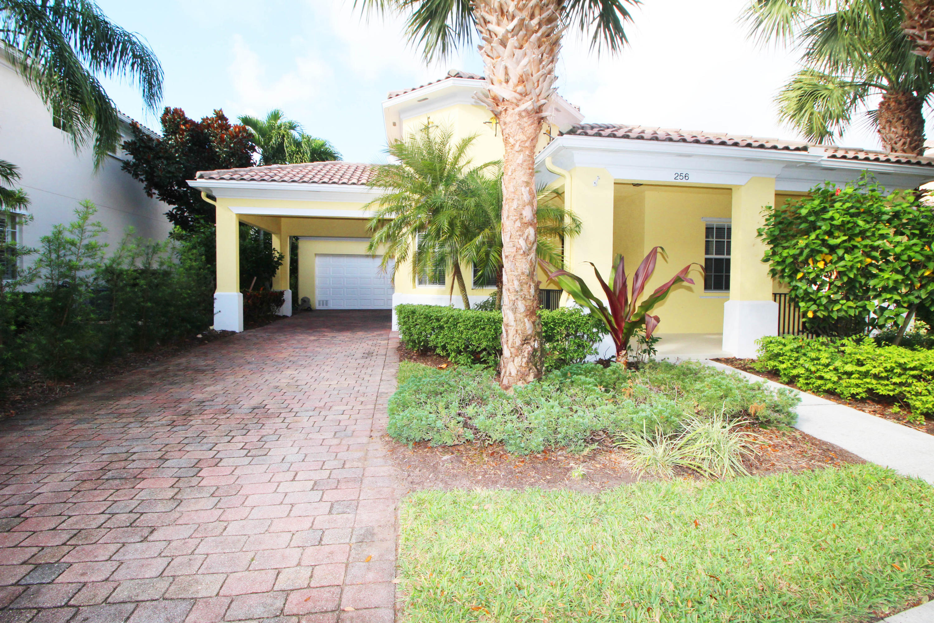 256 San Remo Drive Jupiter, FL 33458 - Photo 3 of 66 IMG_1330