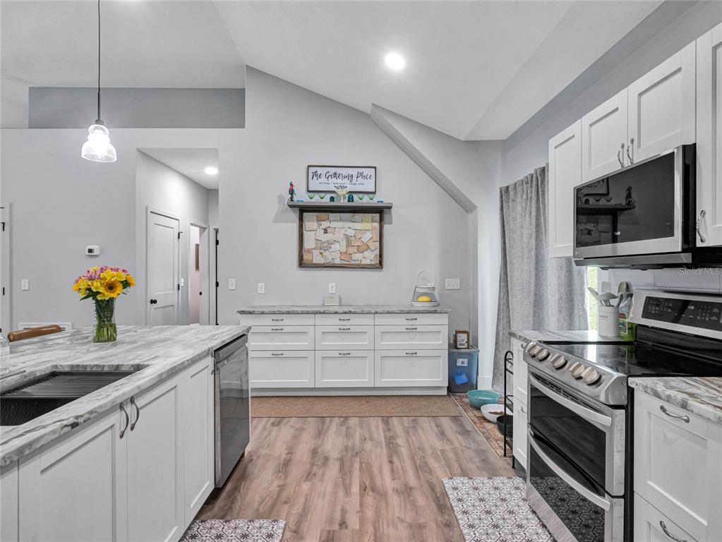296 Lake Geneva Road Geneva, FL 32732 - Photo 11 of 40 Gallery Image 11