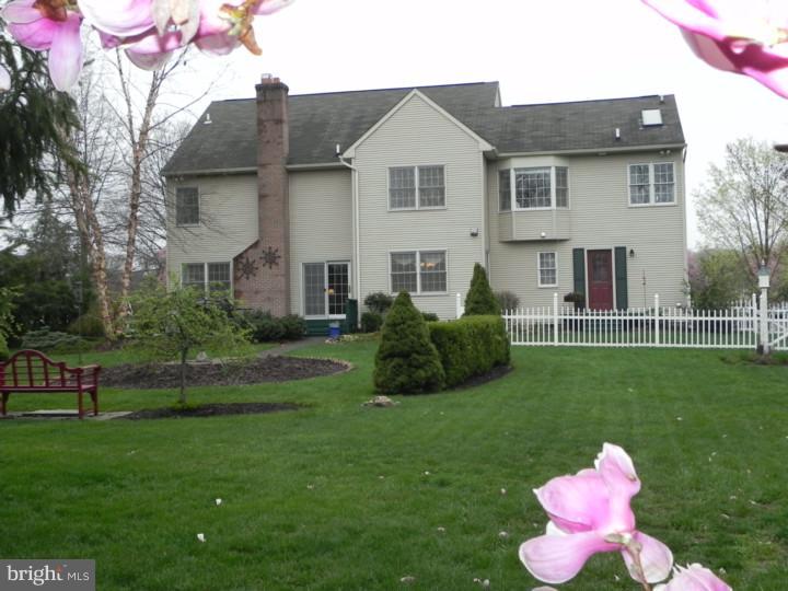 883 Slate Hill Road Yardley, PA 19067 - Photo 4 of 25 Exterior Back