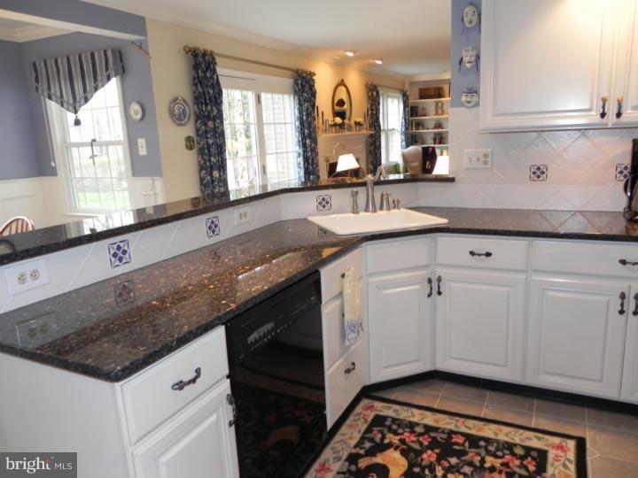 883 Slate Hill Road Yardley, PA 19067 - Photo 9 of 25 Kitchen