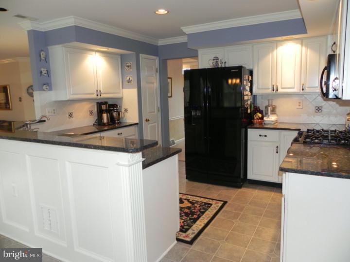 883 Slate Hill Road Yardley, PA 19067 - Photo 10 of 25 Kitchen