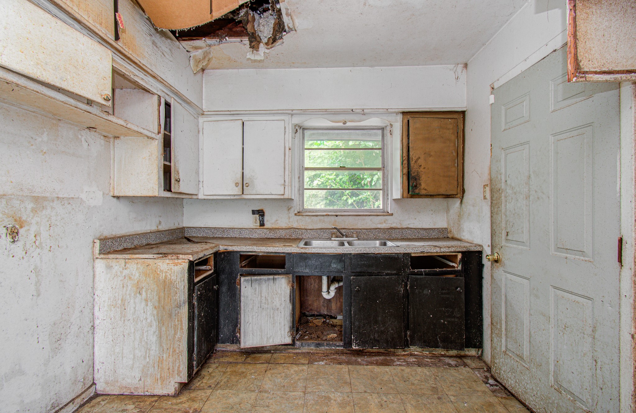 4110 Howcher Street Houston, TX 77047 - Photo 9 of 13 Kitchen