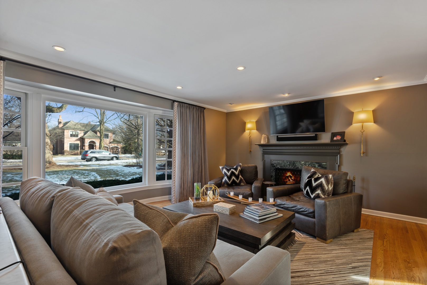 909 Seneca Road Wilmette, IL 60091 - Photo 2 of 23