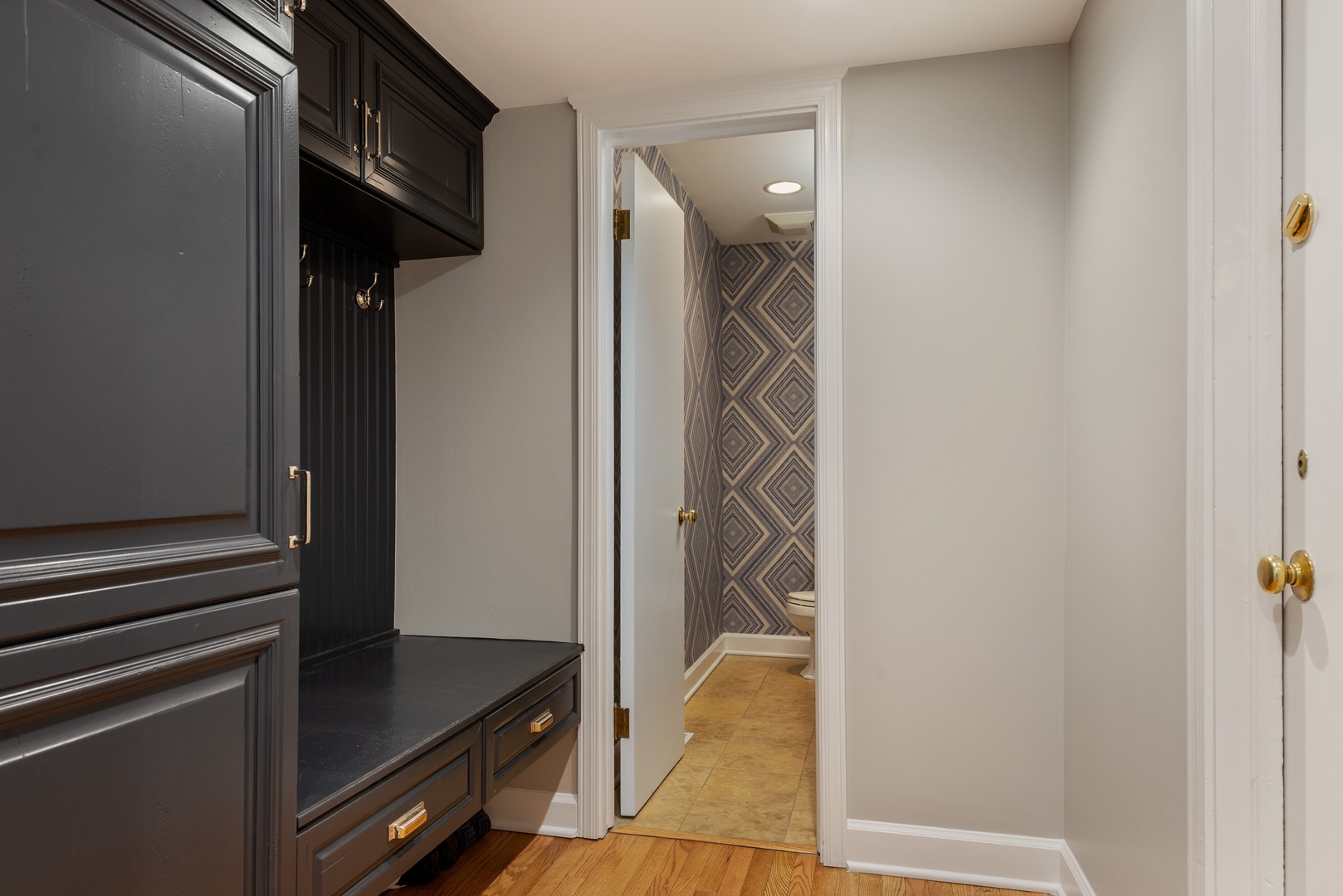 909 Seneca Road Wilmette, IL 60091 - Photo 11 of 23
