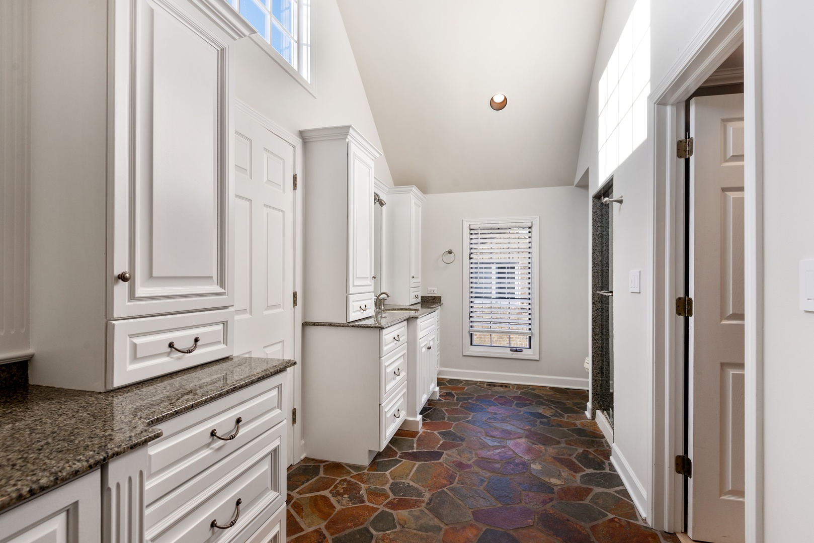 909 Seneca Road Wilmette, IL 60091 - Photo 15 of 23