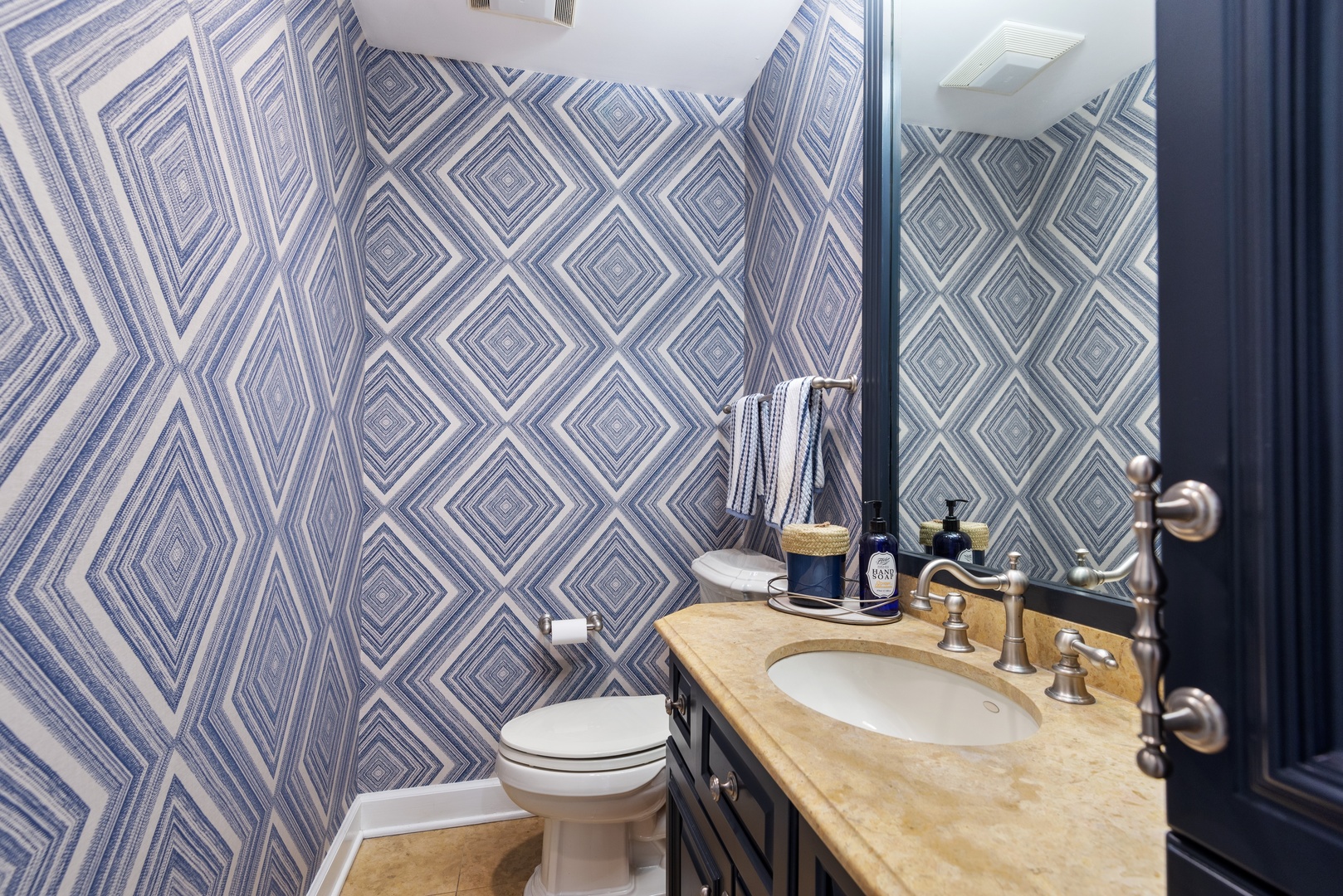 909 Seneca Road Wilmette, IL 60091 - Photo 22 of 23