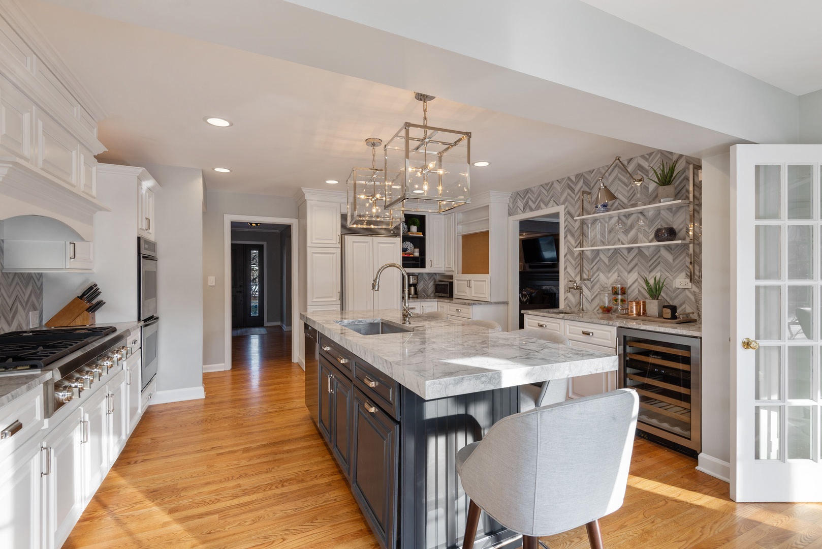909 Seneca Road Wilmette, IL 60091 - Photo 4 of 23