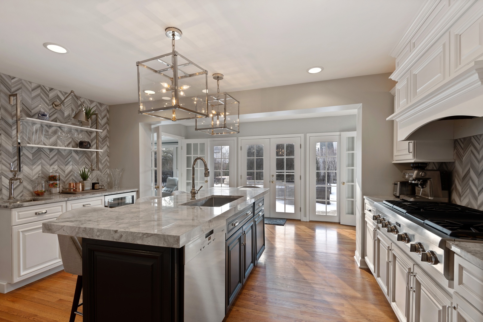 909 Seneca Road Wilmette, IL 60091 - Photo 6 of 23