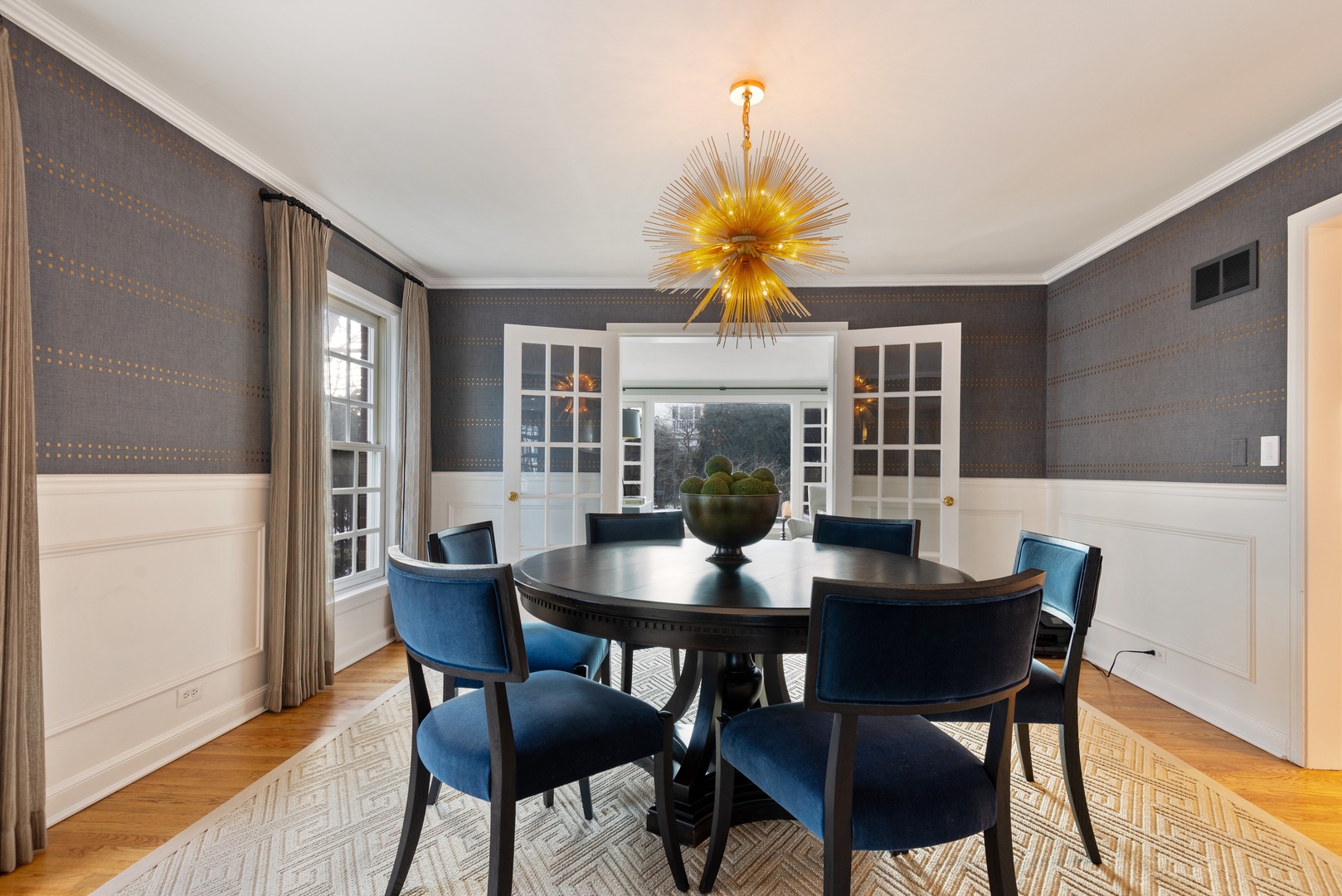 909 Seneca Road Wilmette, IL 60091 - Photo 7 of 23