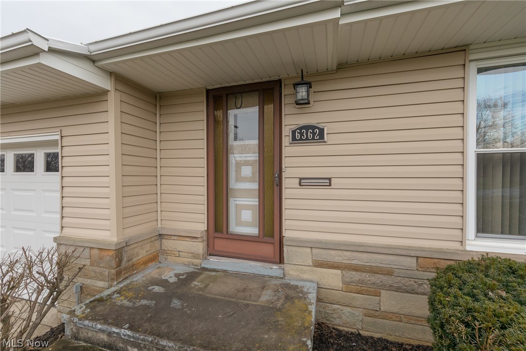 6362 Fairhaven Road Cleveland, OH 44124 - Photo 2 of 25