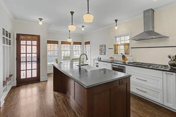 $1,059,000 | 2708 Ewing Avenue South, Minneapolis, MN 55416