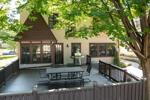 $1,059,000 | 2708 Ewing Avenue South, Minneapolis, MN 55416