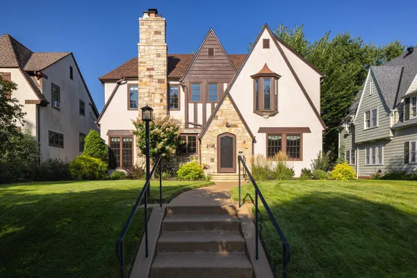 $1,059,000 | 2708 Ewing Avenue South, Minneapolis, MN 55416