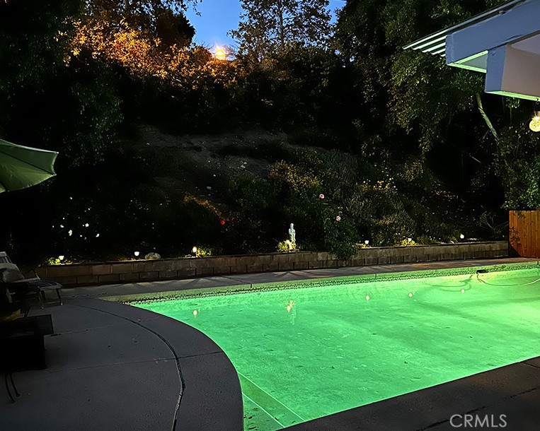 26261 Veva Way Calabasas, CA 91302 - Photo 32 of 40