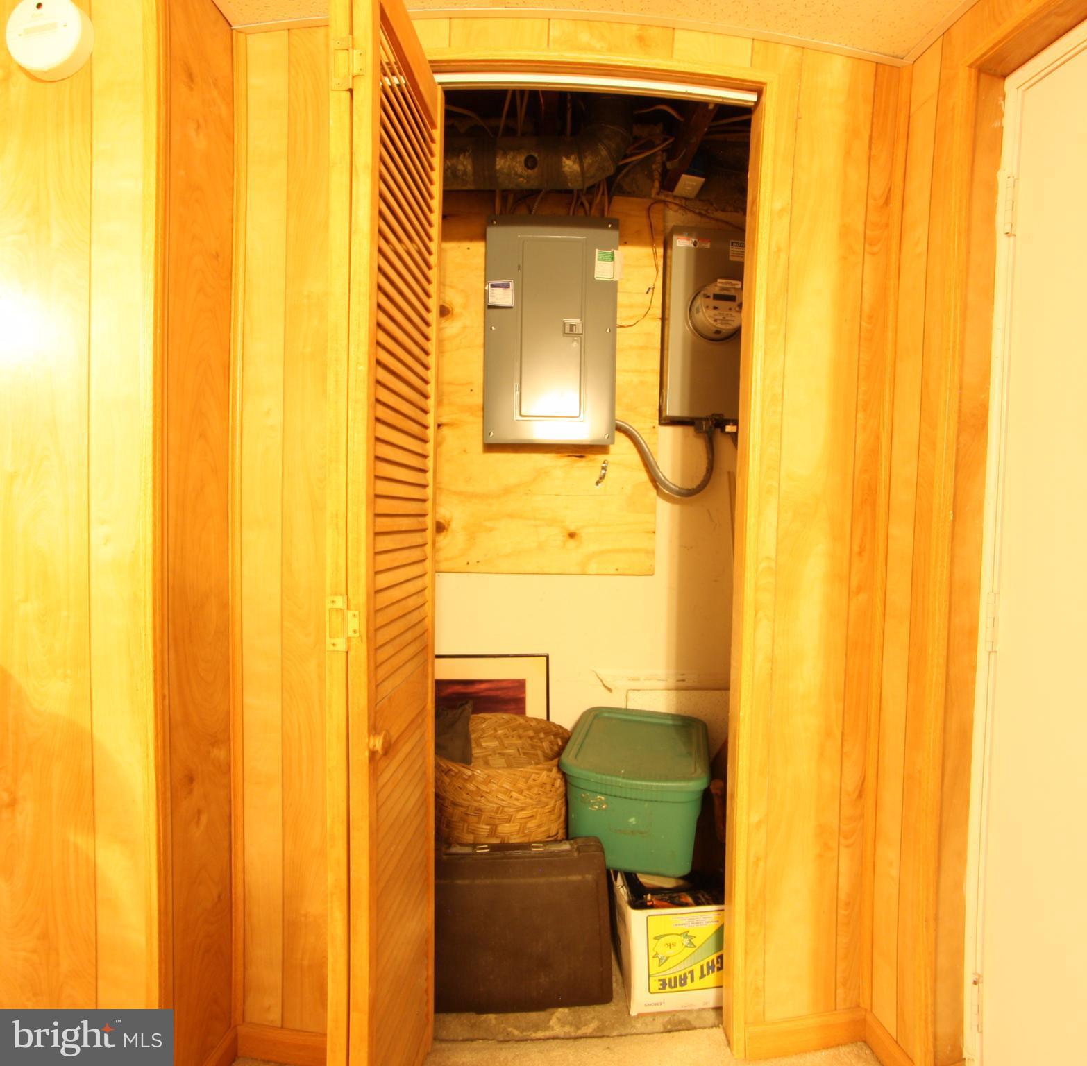 204 Old Riverside Road Baltimore, MD 21225 - Photo 19 of 24 a bathroom with a sink and a mirror