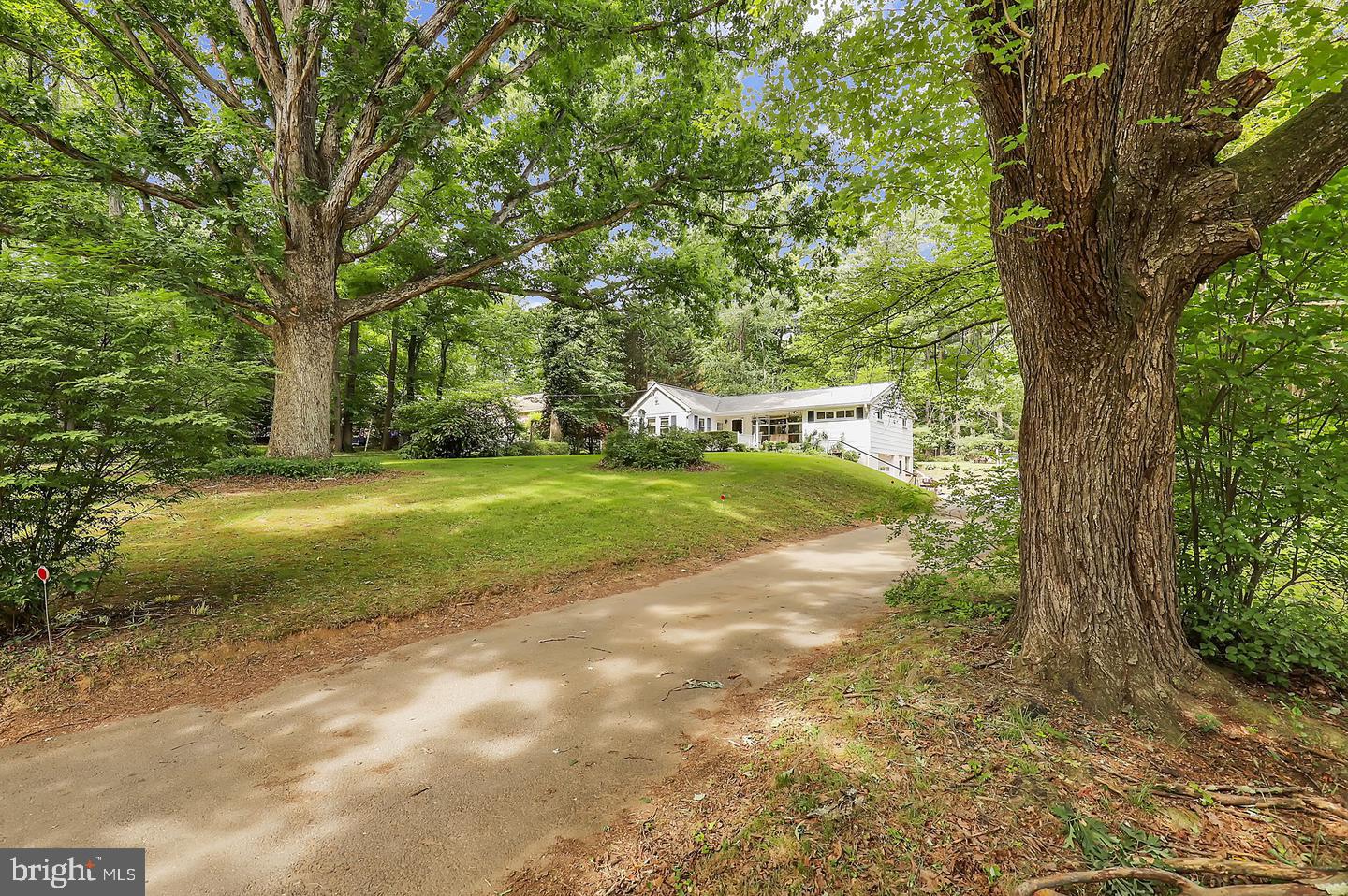 11900 Marmary Road Gaithersburg, MD 20878 - Photo 4 of 28 Gallery Image 4