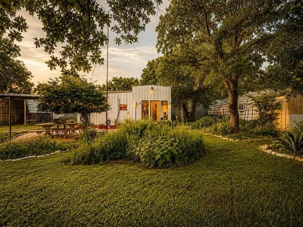 $215,000 | 128 East Castlewood Drive, Marble Falls, TX 78654