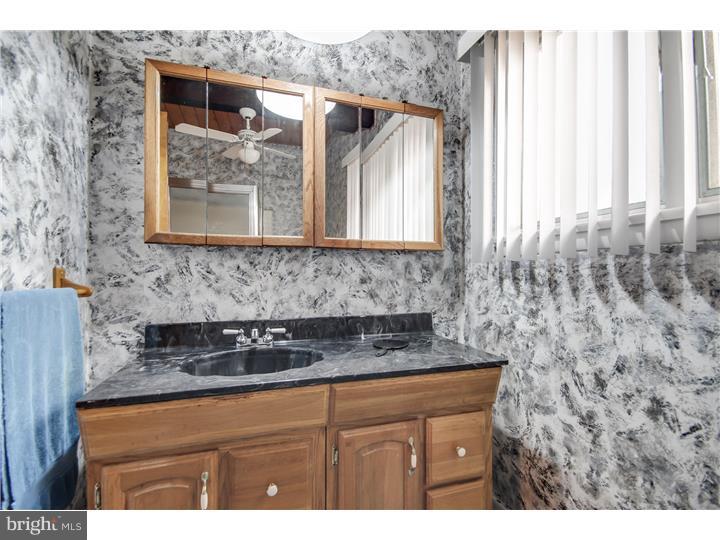 400 Sunset Road Burlington Township, NJ 08016 - Photo 11 of 25 Master Bathroom