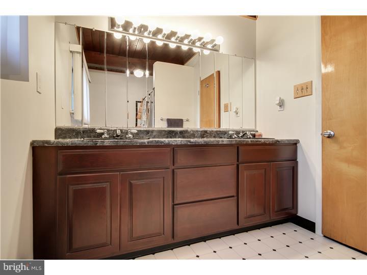 400 Sunset Road Burlington Township, NJ 08016 - Photo 14 of 25 Half Bath