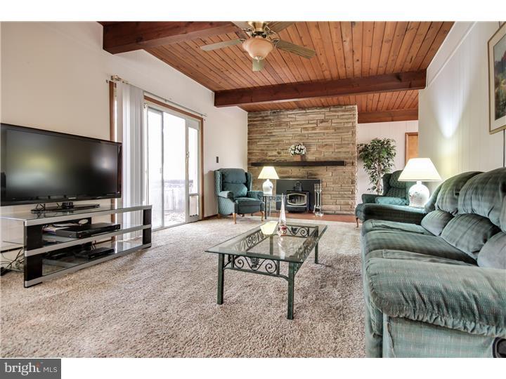 400 Sunset Road Burlington Township, NJ 08016 - Photo 4 of 25 Great Room
