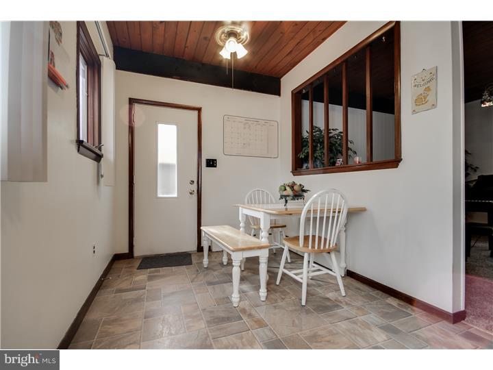 400 Sunset Road Burlington Township, NJ 08016 - Photo 8 of 25 Breakfast Room