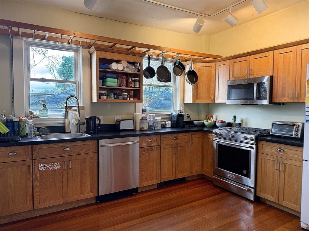 70 Perry Street, Unit 3 Brookline, MA 02446 - Photo 14 of 27