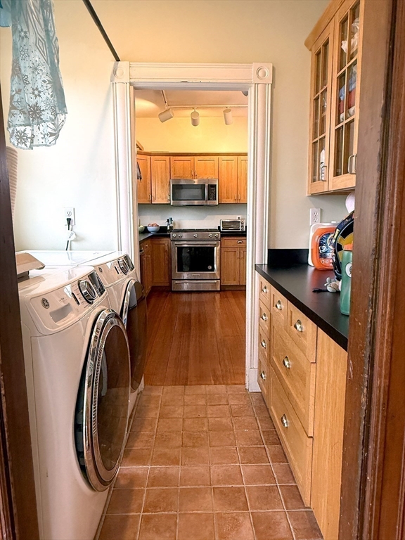 70 Perry Street, Unit 3 Brookline, MA 02446 - Photo 18 of 27