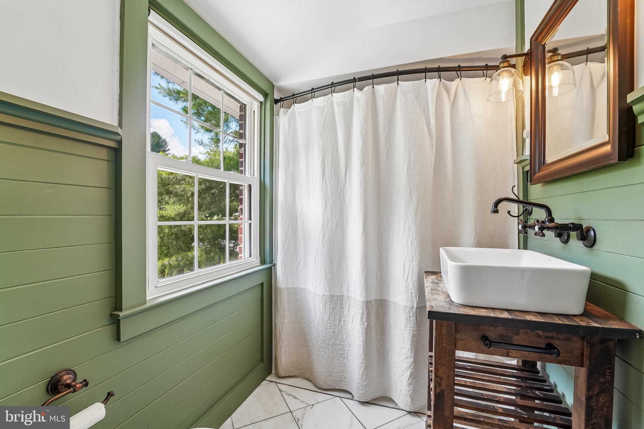 743 Monkton Road Monkton, MD 21111 - Photo 25 of 54 Upper Family Bath