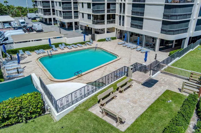 $649,000 | 5380 North Ocean Drive, Unit 5A, Singer Island, FL 33404