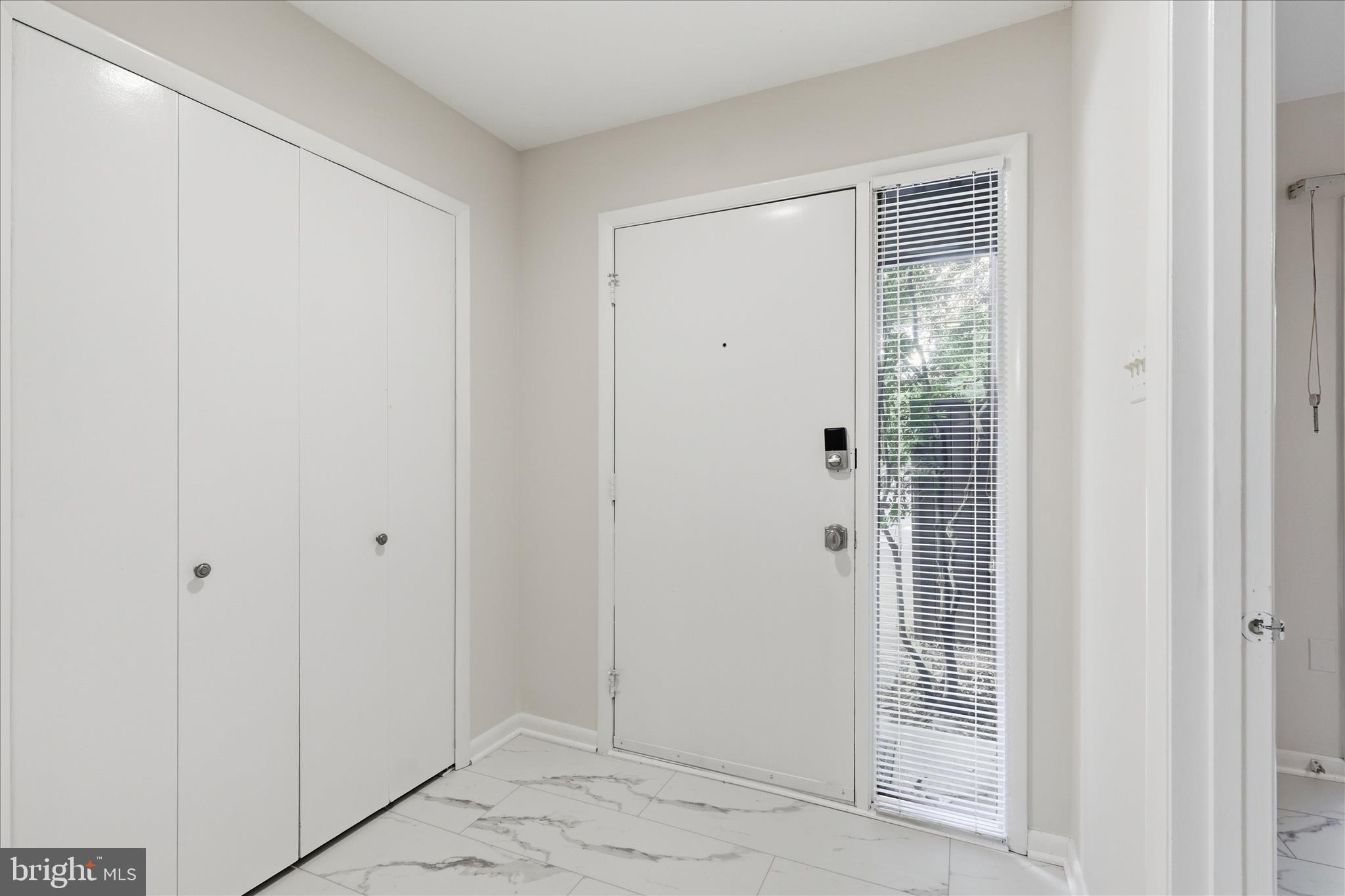 2043 Wethersfield Court Reston, VA 20191 - Photo 6 of 41