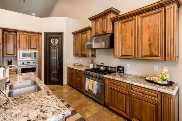 $999,000 | 5322 West Whispering Wind Drive, Glendale, AZ 85310