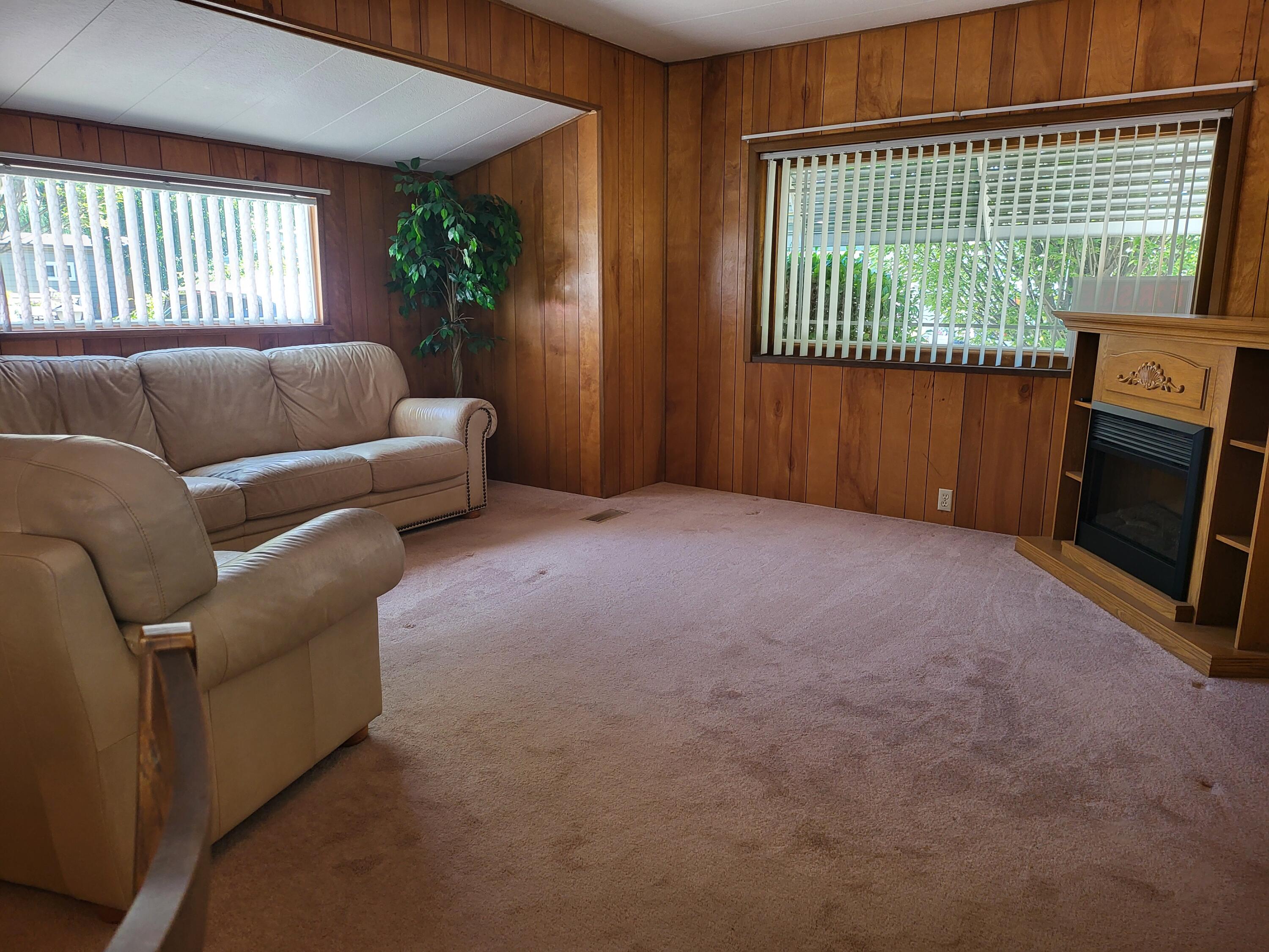 2252 Table Rock Road, Unit 38 Medford, OR 97501 - Photo 4 of 28 20240623_102632