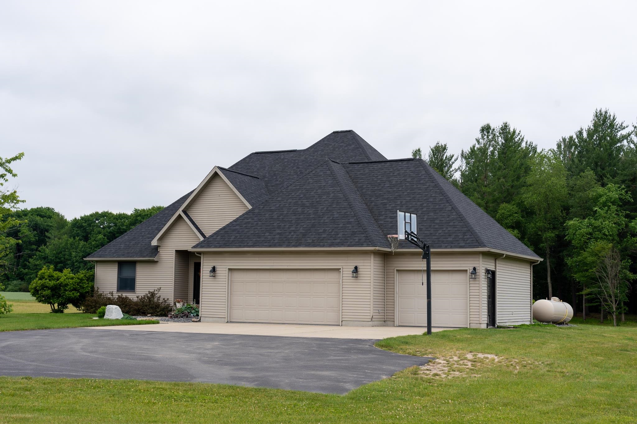 7667 West Pickard Road Mount Pleasant, MI 48858 - Photo 2 of 74 1947438-a702bad2-46fd-4d07-8cb9-ab05cc359377.JPG