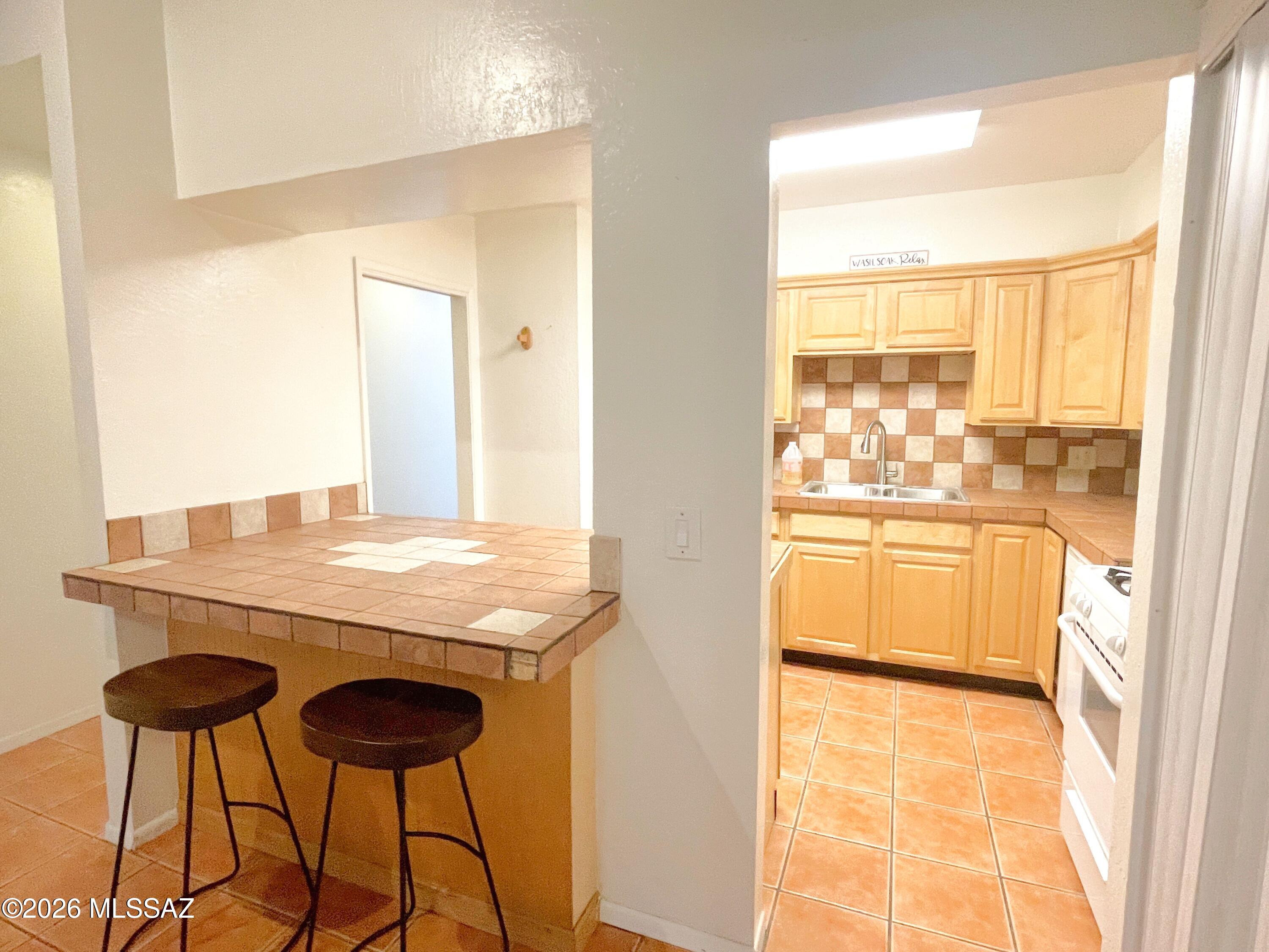 3750 North Country Club Road, Unit 6 Tucson, AZ 85716 - Photo 9 of 24 3750 (14)