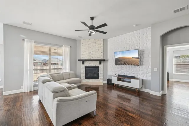 $525,000 | 9413 Lakeway Drive, Argyle, TX 76226