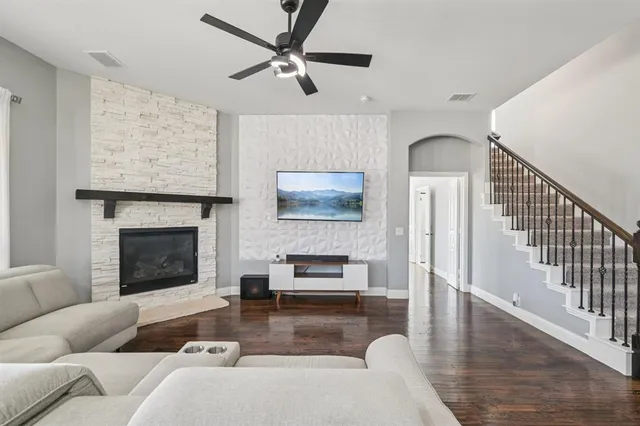 $525,000 | 9413 Lakeway Drive, Argyle, TX 76226