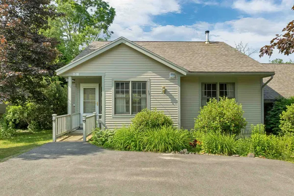 $360,000 | 7 Troon Terrace, Unit 19, Holderness, NH 03245